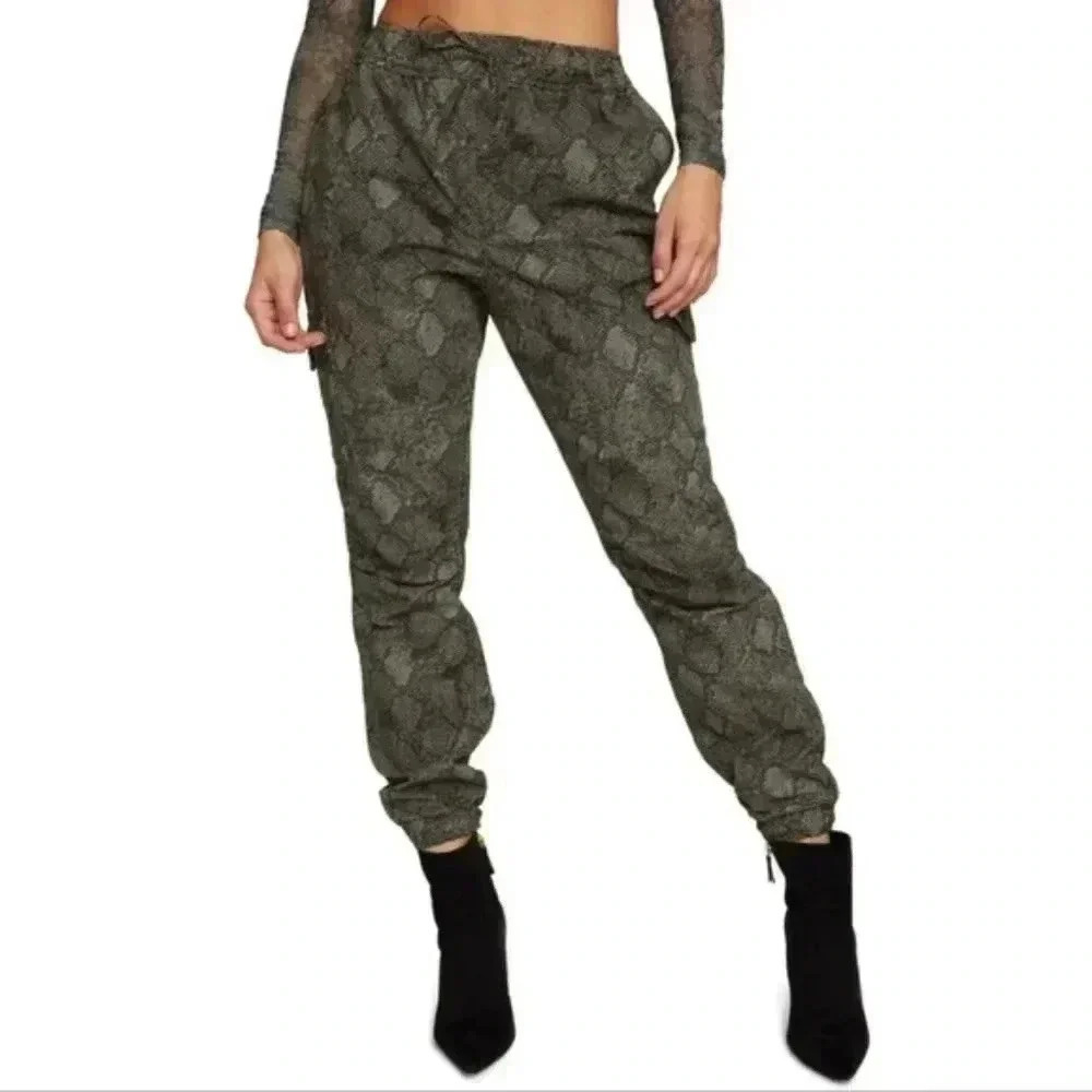Good American Good Cargo Hunter Snake Jogger Pants